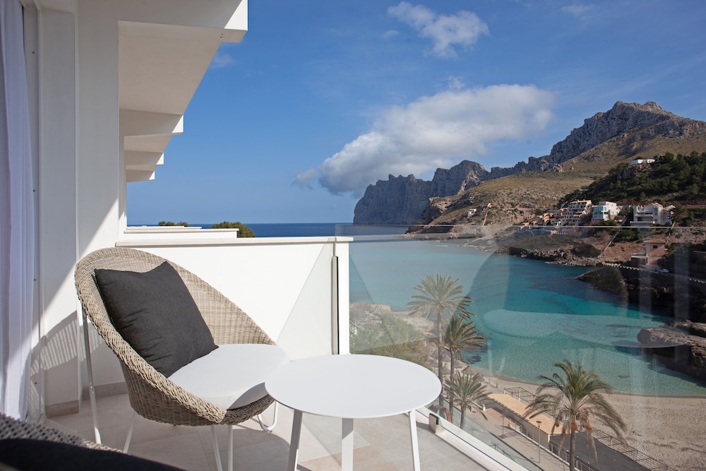 Grupotel Molins — Beach in Puerto Pollensa, Balearic Islands