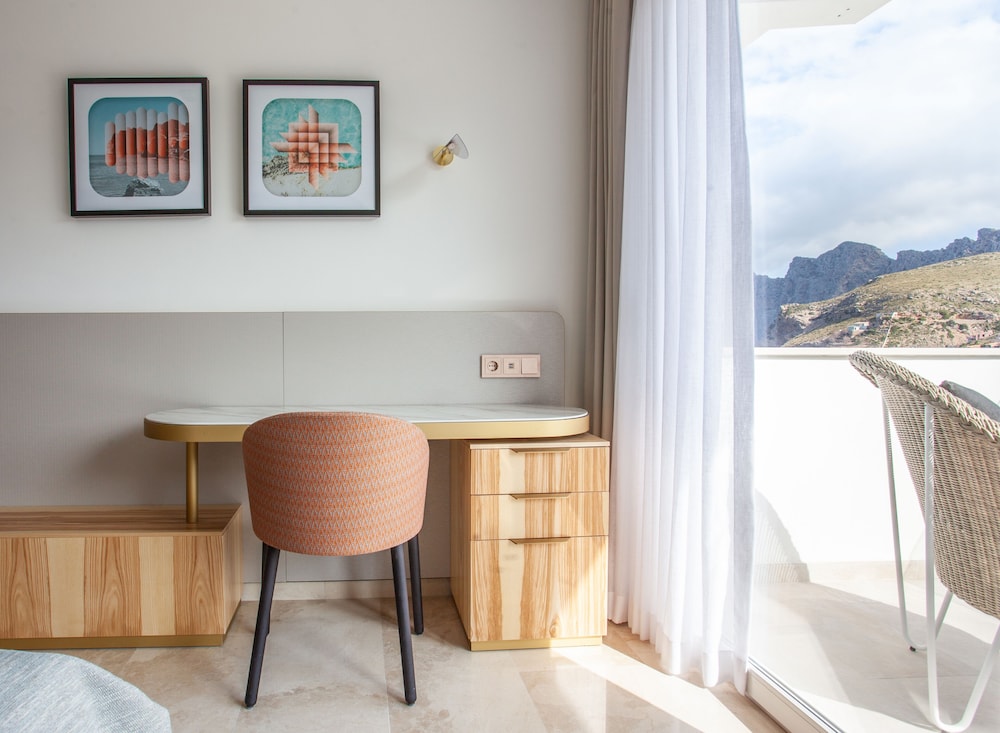 Grupotel Molins — Hotel rooms in Puerto Pollensa, Balearic Islands