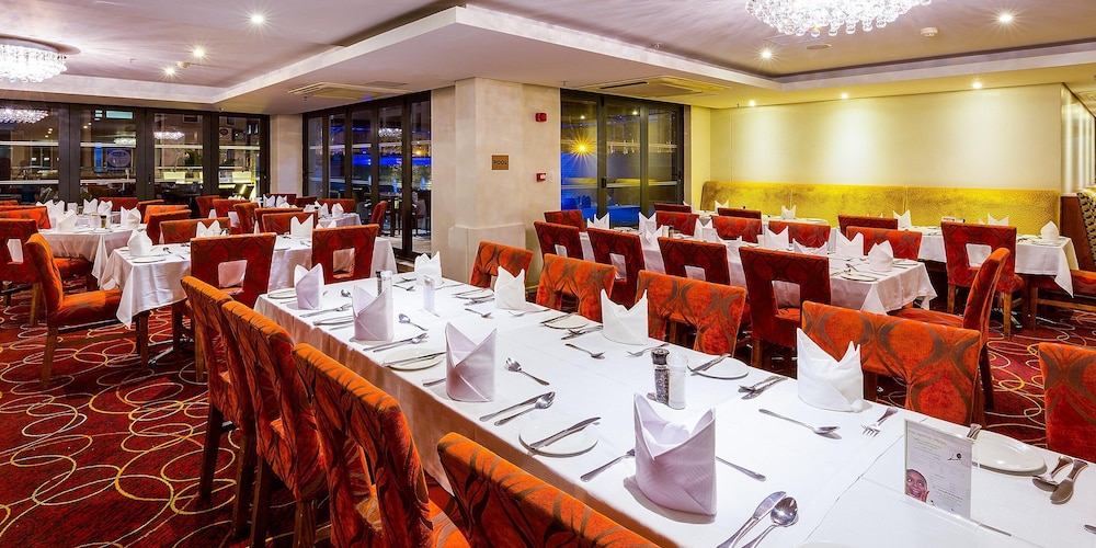 Cresta Grande Cape Town — Restaurant & bars in Cape Town, Western Cape