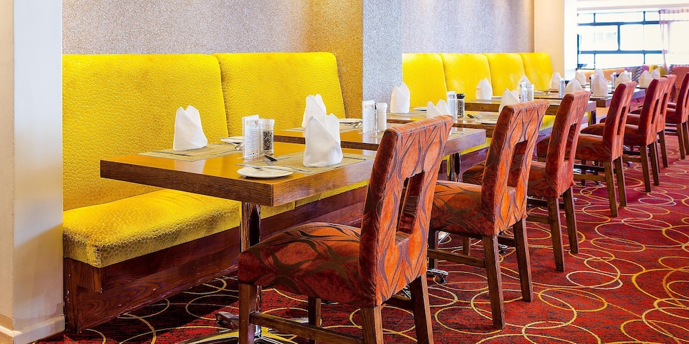 Cresta Grande Cape Town — Restaurant & bars in Cape Town, Western Cape