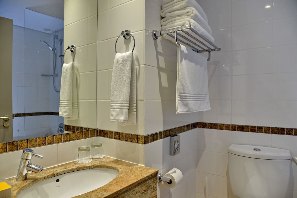 Cresta Grande Cape Town — Hotel rooms in Cape Town, Western Cape