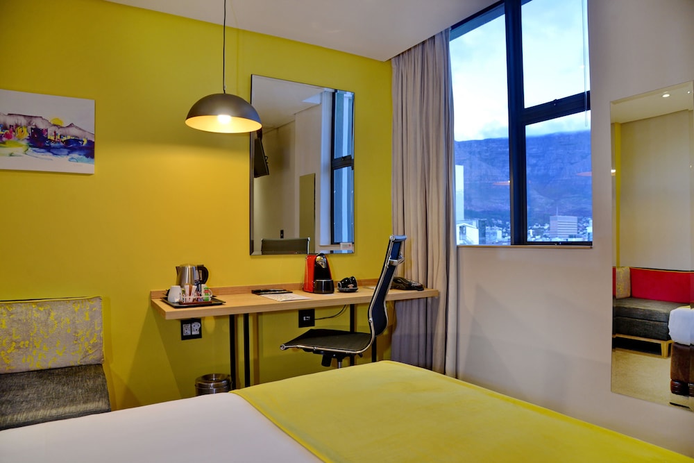 Cresta Grande Cape Town — Hotel rooms in Cape Town, Western Cape