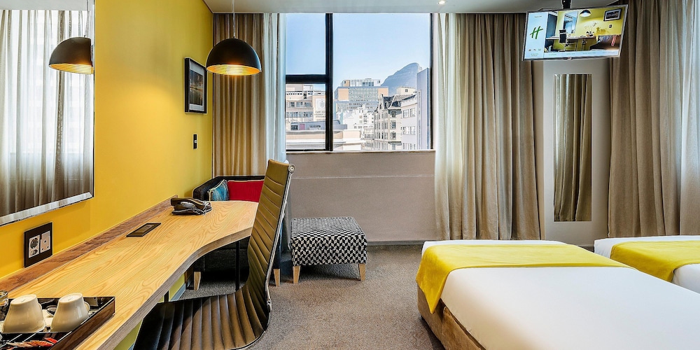 Cresta Grande Cape Town — Hotel rooms in Cape Town, Western Cape