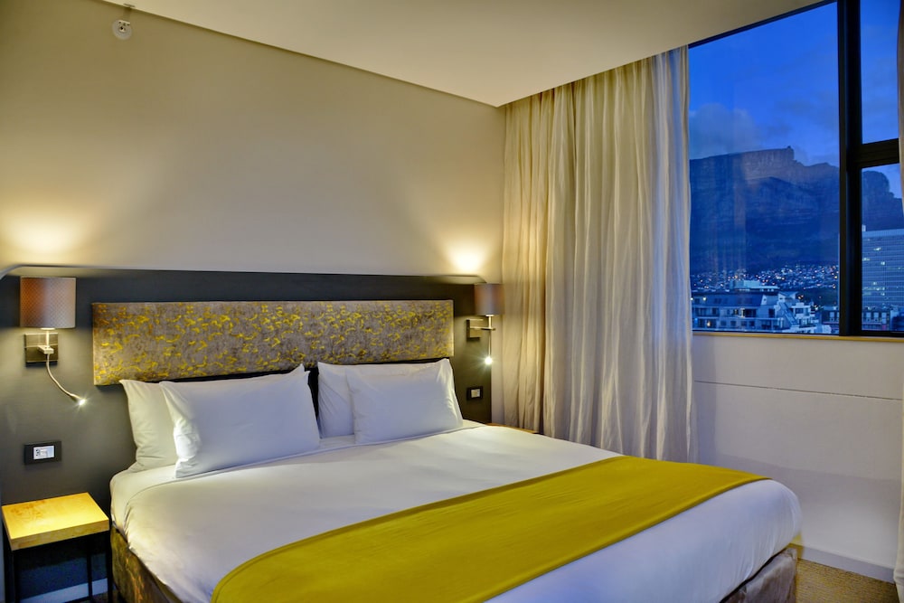 Cresta Grande Cape Town — Hotel rooms in Cape Town, Western Cape