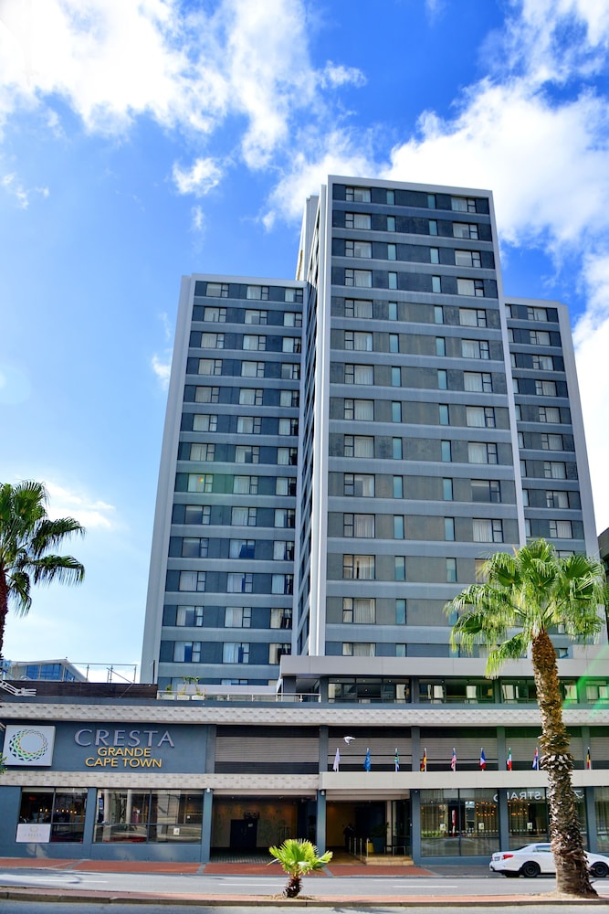 Cresta Grande Cape Town — Hotel building in Cape Town, Western Cape