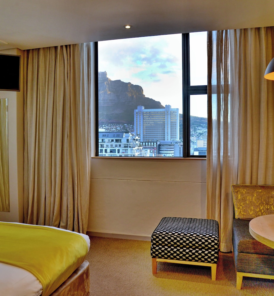 Cresta Grande Cape Town — Hotel rooms in Cape Town, Western Cape