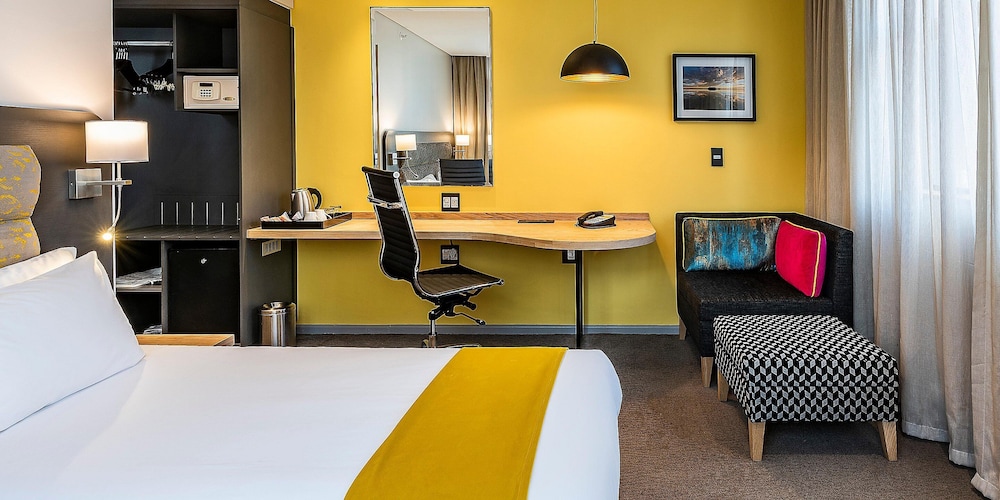 Cresta Grande Cape Town — Hotel rooms in Cape Town, Western Cape