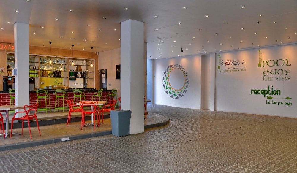 Cresta Grande Cape Town — Restaurant & bars in Cape Town, Western Cape