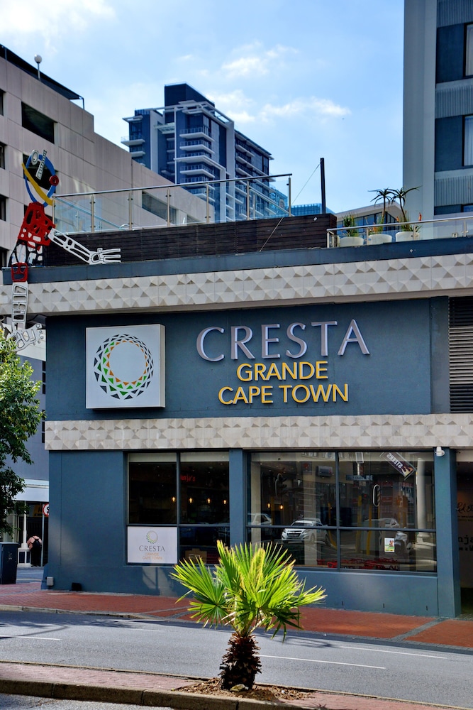 Cresta Grande Cape Town — Hotel building in Cape Town, Western Cape