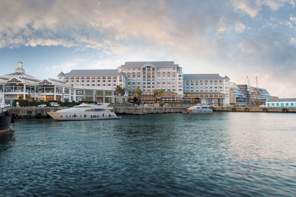 InterContinental Table Bay Cape Town by IHG — Hotel building in Cape Town, Western Cape