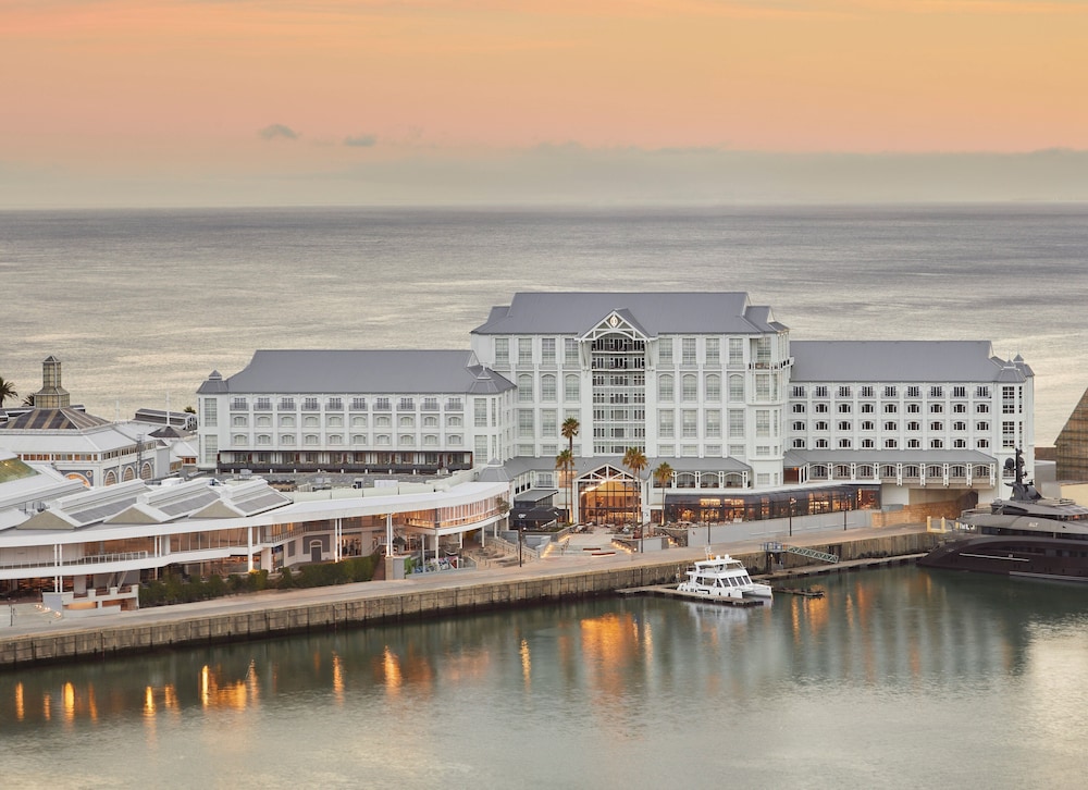 InterContinental Table Bay Cape Town by IHG — Hotel building in Cape Town, Western Cape