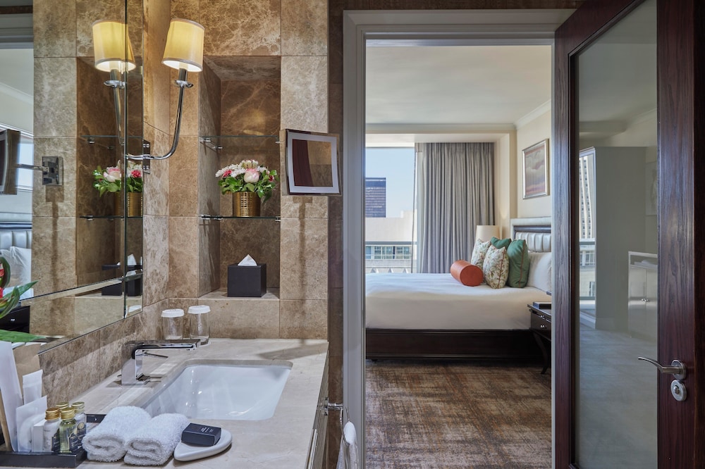 Taj Cape Town — Hotel rooms in Cape Town, Western Cape
