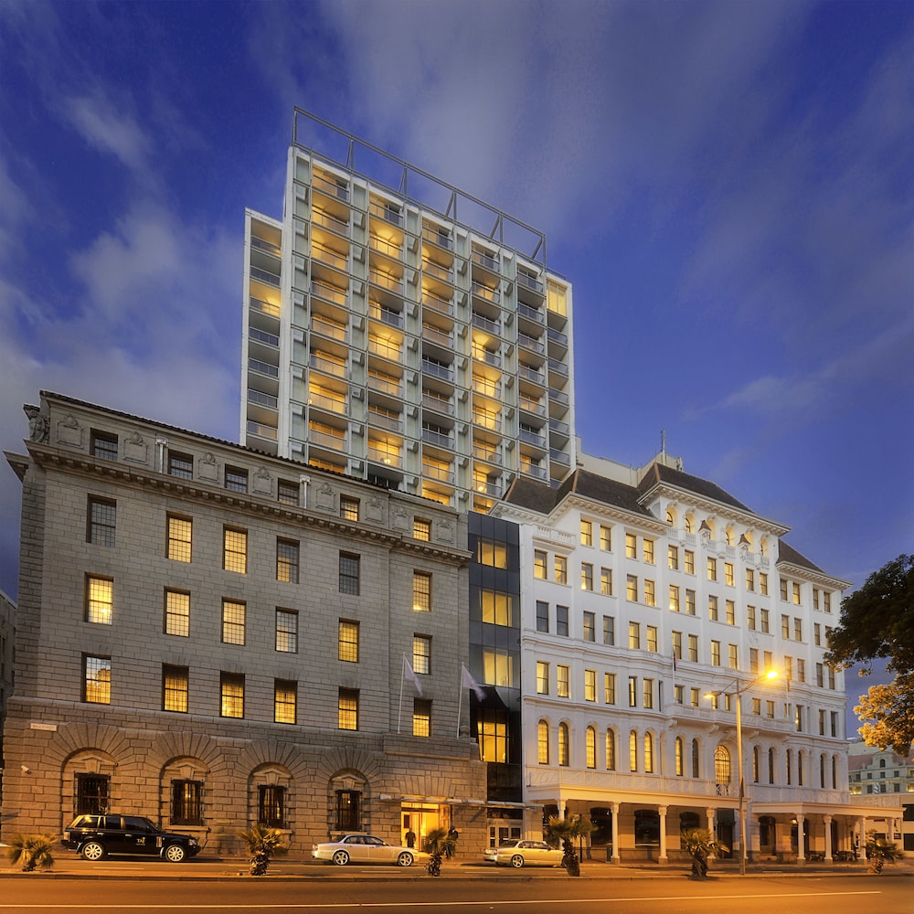 Taj Cape Town — Hotel building in Cape Town, Western Cape