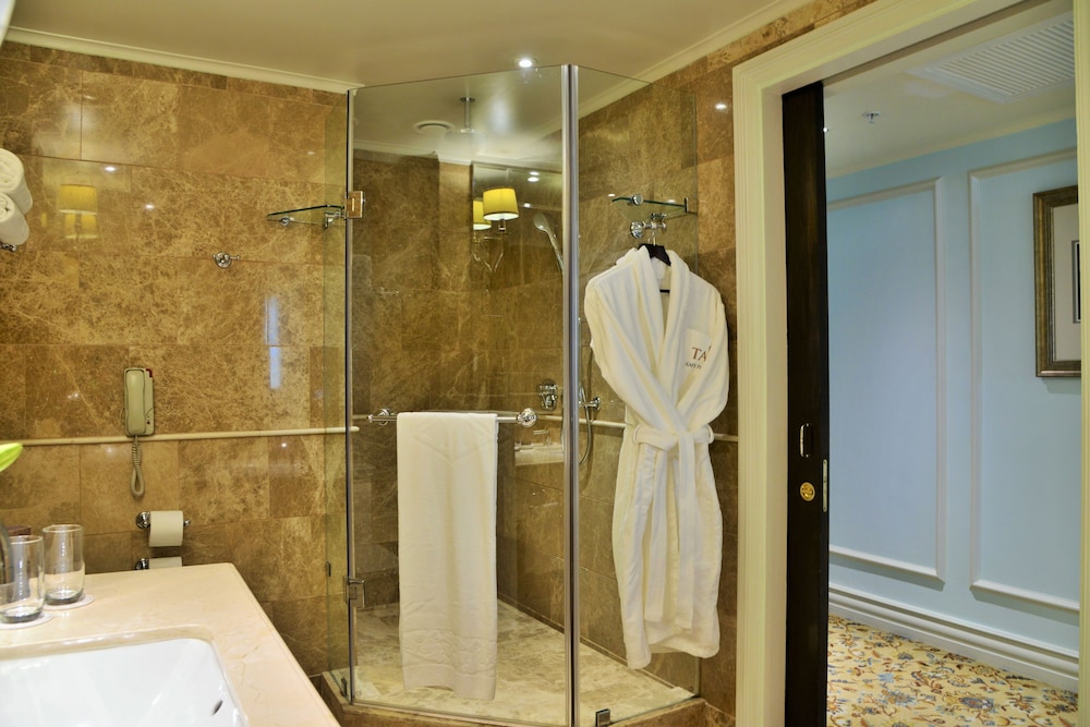Taj Cape Town — Hotel rooms in Cape Town, Western Cape