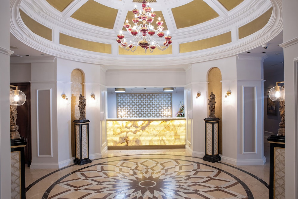 Taj Cape Town — Hotel building in Cape Town, Western Cape