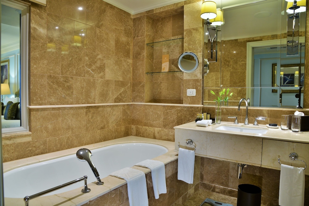 Taj Cape Town — Hotel rooms in Cape Town, Western Cape