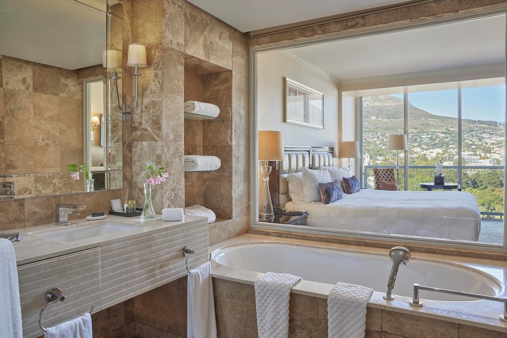 Taj Cape Town — Hotel rooms in Cape Town, Western Cape