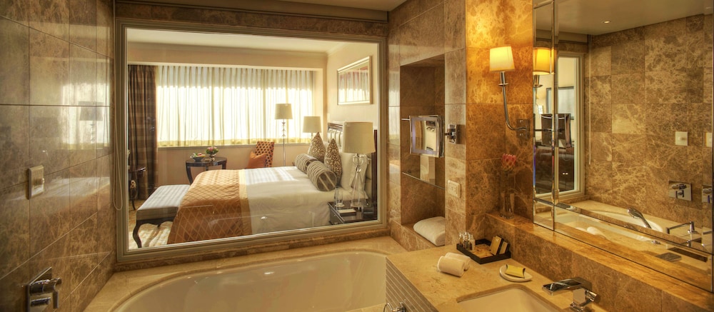 Taj Cape Town — Hotel rooms in Cape Town, Western Cape
