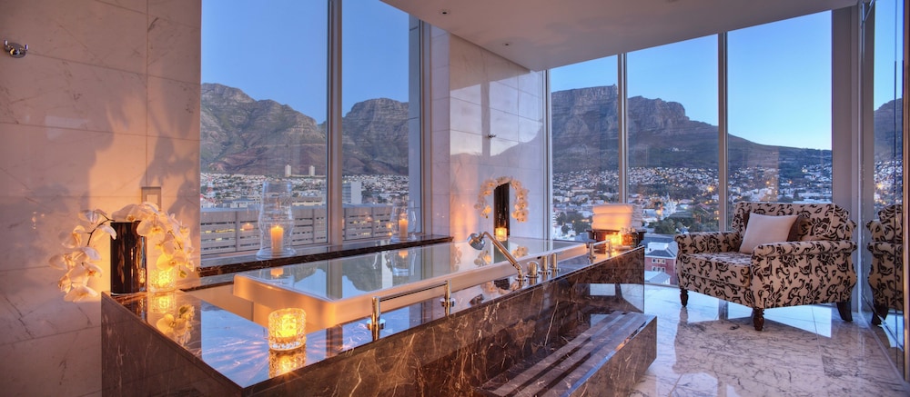 Taj Cape Town — Hotel rooms in Cape Town, Western Cape
