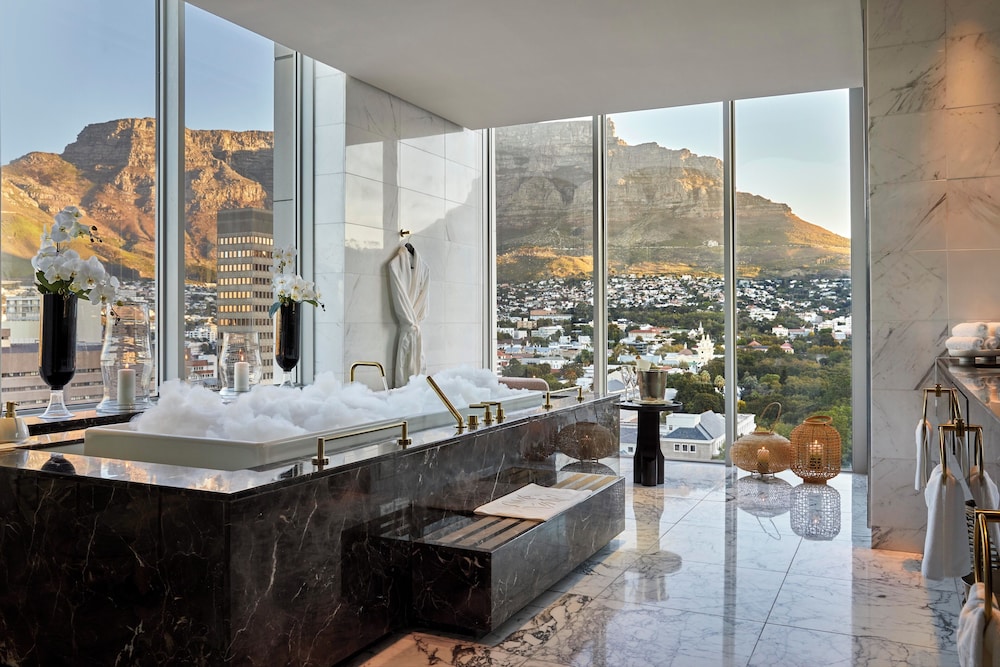 Taj Cape Town — Hotel rooms in Cape Town, Western Cape