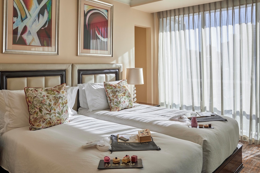 Taj Cape Town — Hotel rooms in Cape Town, Western Cape