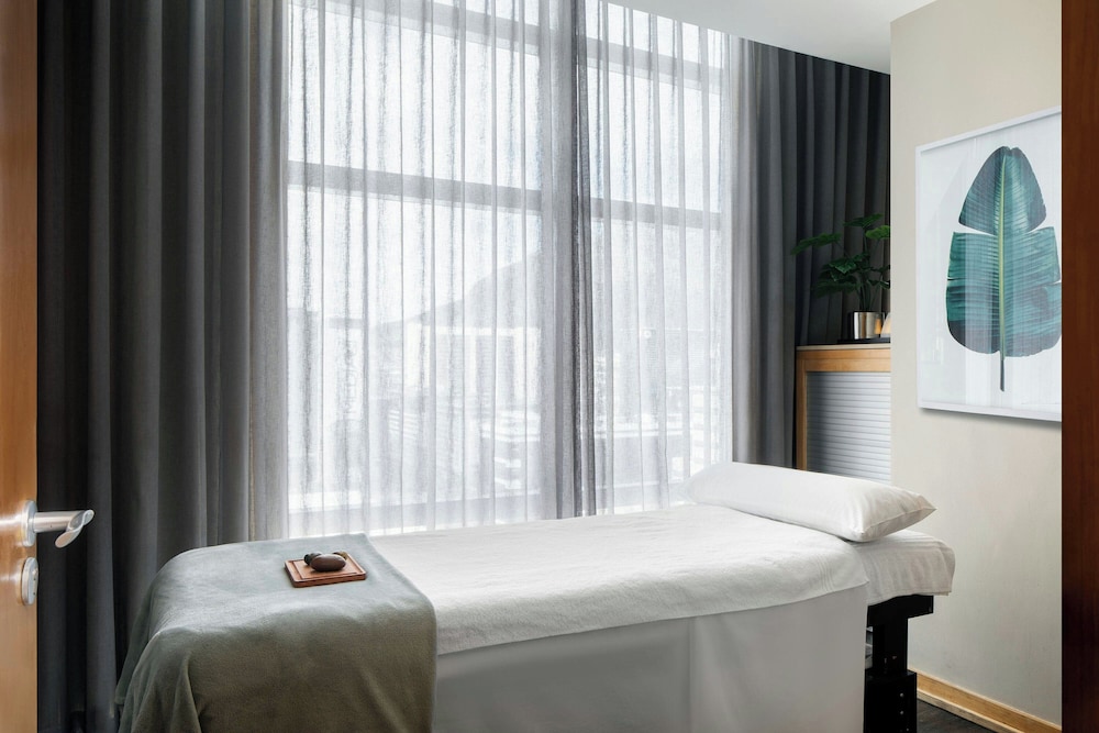 The Westin Cape Town — Hotel rooms in Cape Town, Western Cape