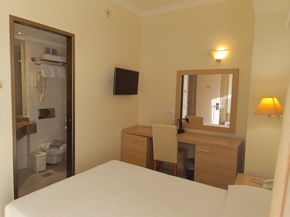 Belair Beach Hotel — Hotel rooms in Rhodes Town, South Aegean