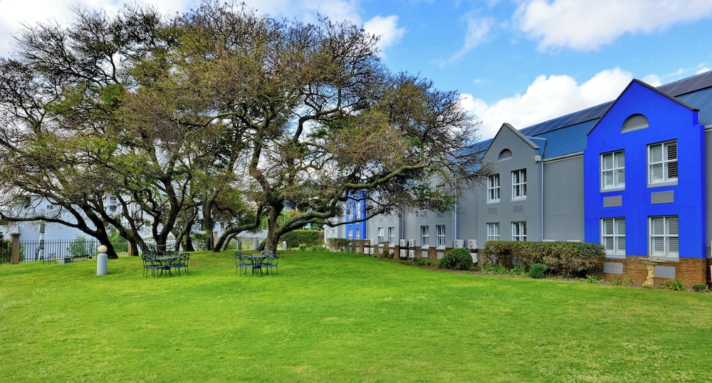 Town Lodge Bellville — Hotel building in Cape Town, Western Cape