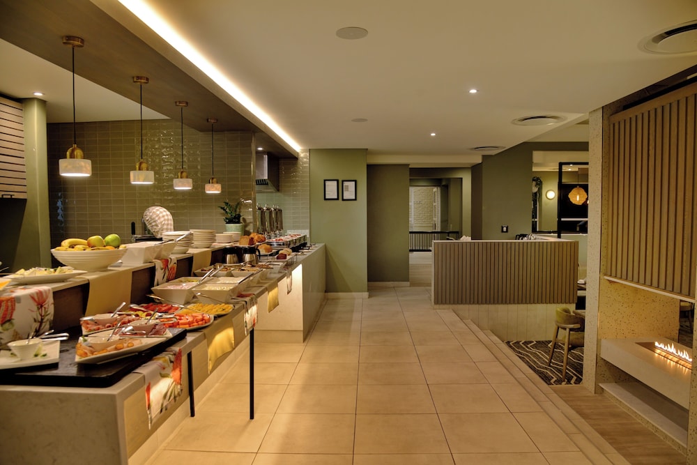 Town Lodge Bellville — Restaurant & bars in Cape Town, Western Cape