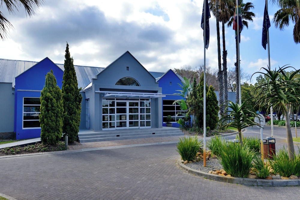Town Lodge Bellville — Hotel building in Cape Town, Western Cape