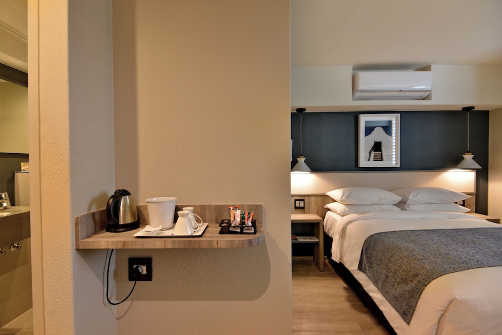 Town Lodge Bellville — Hotel rooms in Cape Town, Western Cape