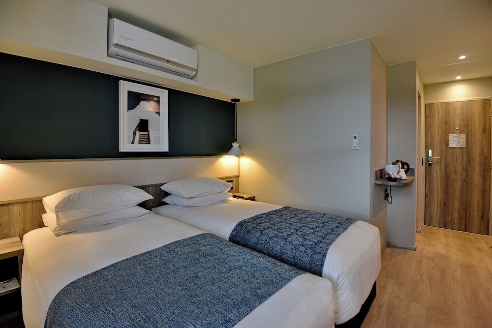 Town Lodge Bellville — Hotel rooms in Cape Town, Western Cape