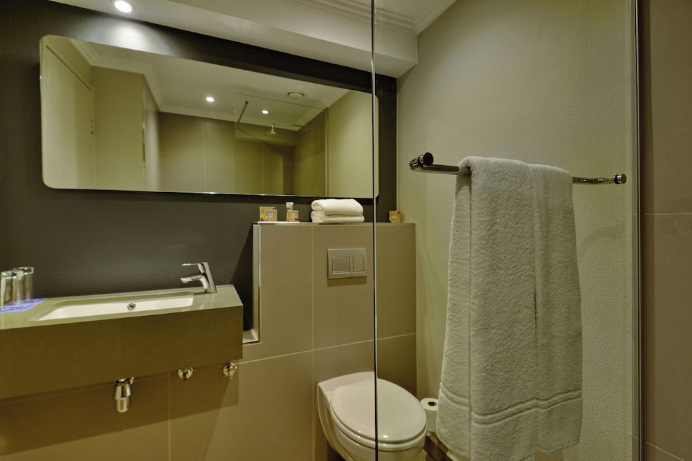 Town Lodge Bellville — Hotel rooms in Cape Town, Western Cape