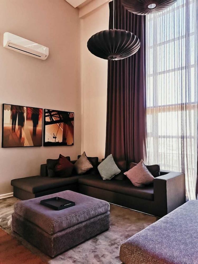 DoubleTree by Hilton Cape Town - Upper Eastside — Hotel rooms in Cape Town, Western Cape