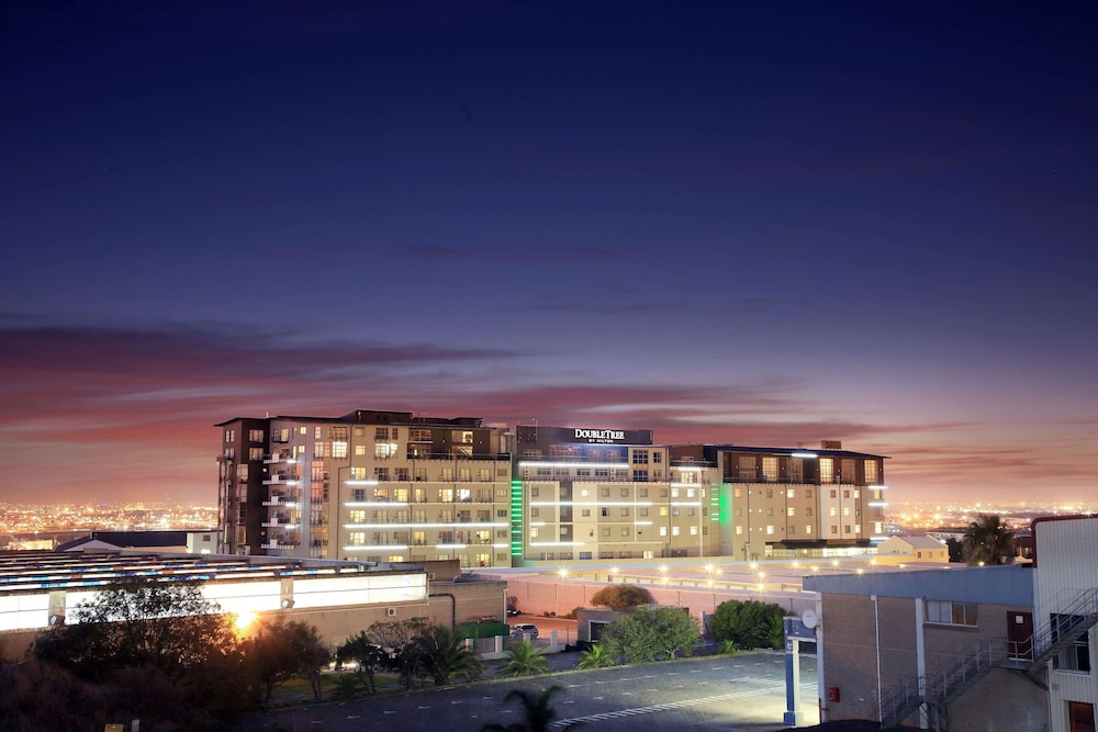 DoubleTree by Hilton Cape Town - Upper Eastside — Hotel building in Cape Town, Western Cape