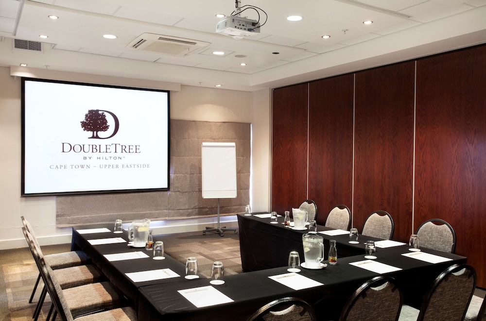 DoubleTree by Hilton Cape Town - Upper Eastside — Hotel building in Cape Town, Western Cape