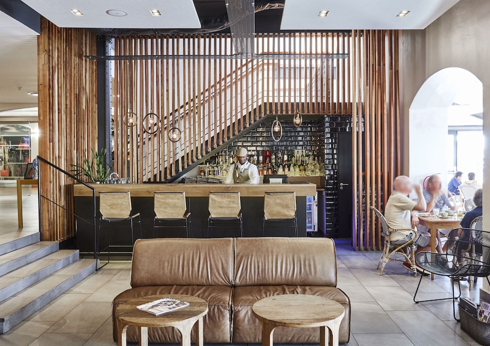 Victoria and Alfred Hotel by NEWMARK — Restaurant & bars in Cape Town, Western Cape