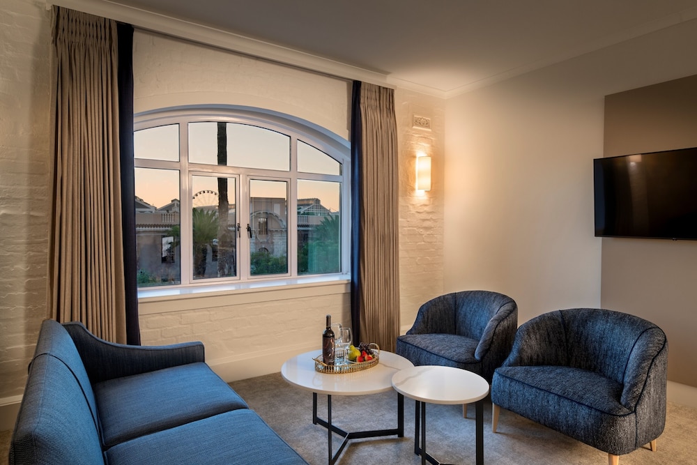 Victoria and Alfred Hotel by NEWMARK — Hotel rooms in Cape Town, Western Cape