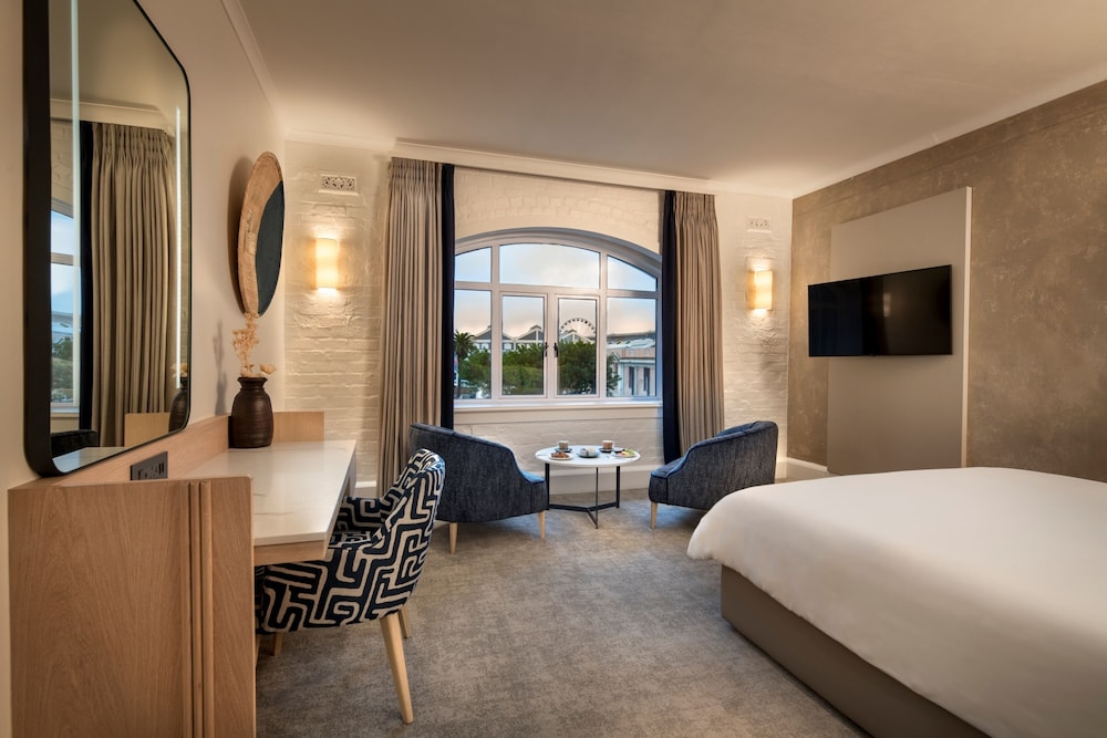 Victoria and Alfred Hotel by NEWMARK — Hotel rooms in Cape Town, Western Cape
