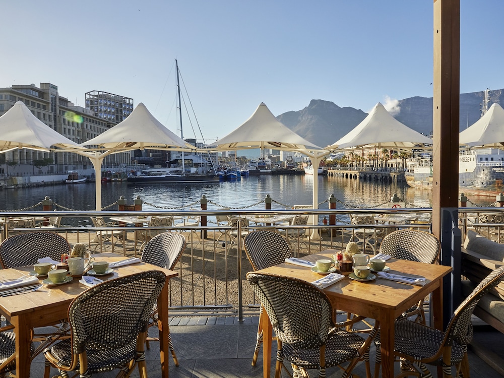 Victoria and Alfred Hotel by NEWMARK — Restaurant & bars in Cape Town, Western Cape