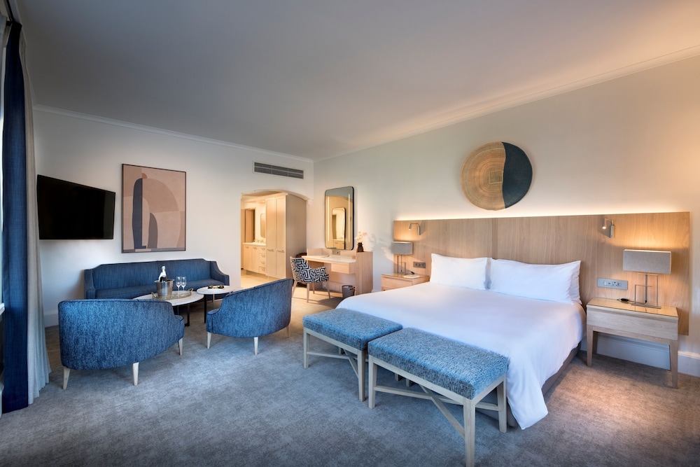 Victoria and Alfred Hotel by NEWMARK — Hotel rooms in Cape Town, Western Cape