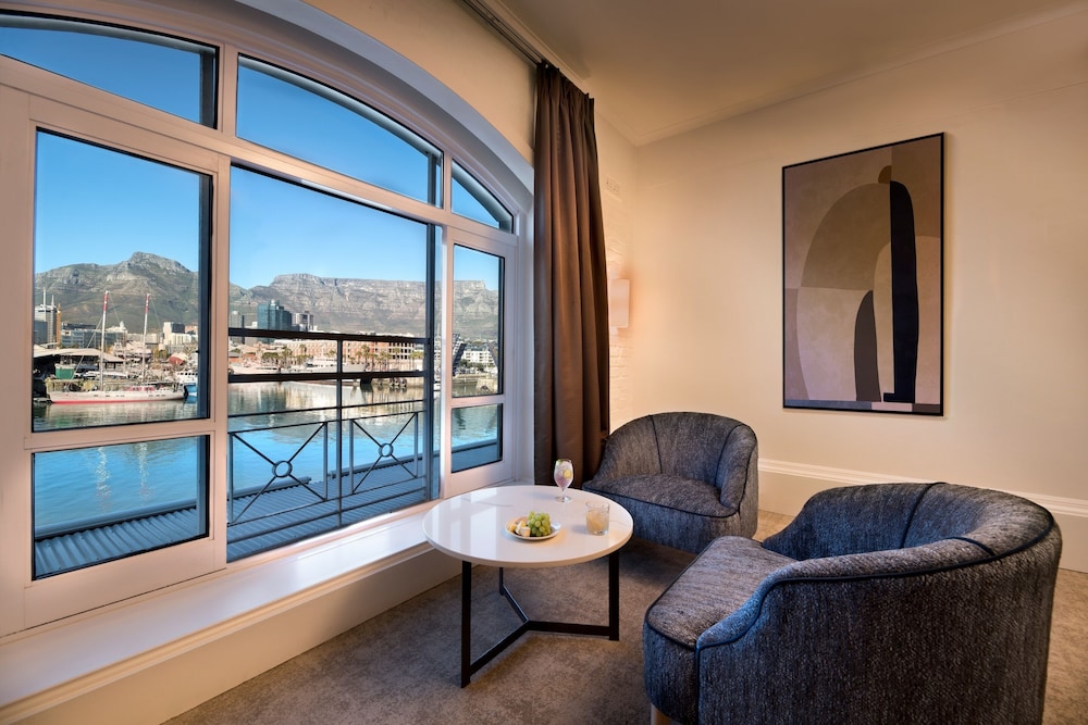 Victoria and Alfred Hotel by NEWMARK — Hotel rooms in Cape Town, Western Cape