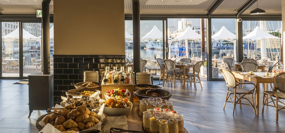 Victoria and Alfred Hotel by NEWMARK — Restaurant & bars in Cape Town, Western Cape