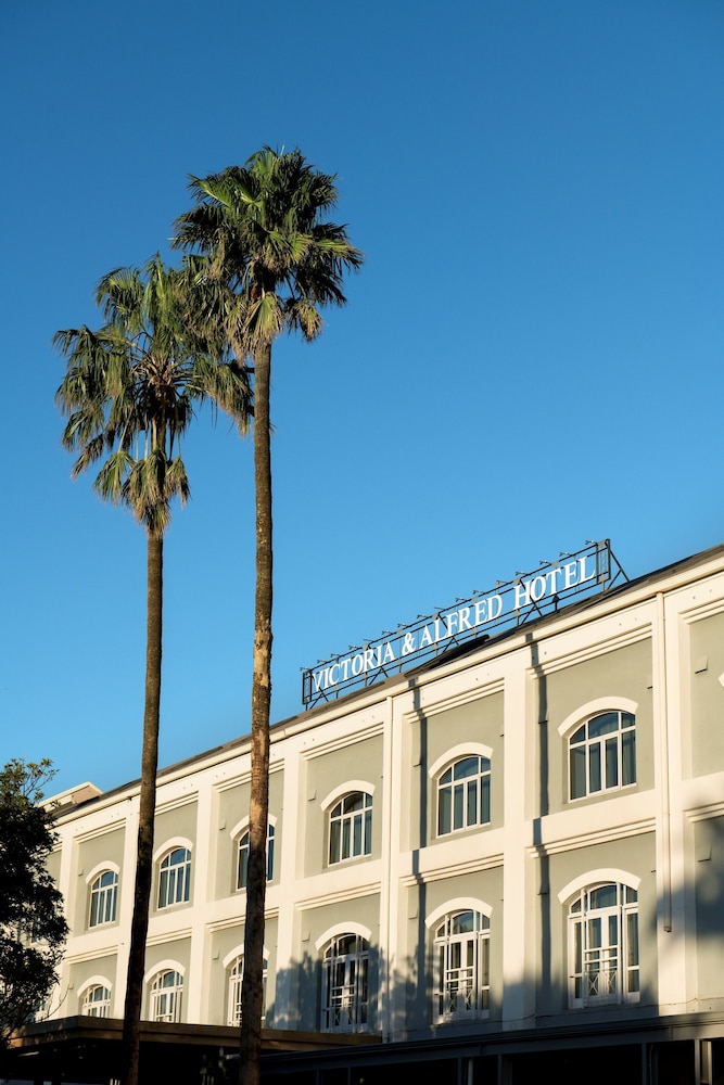 Victoria and Alfred Hotel by NEWMARK — Hotel building in Cape Town, Western Cape