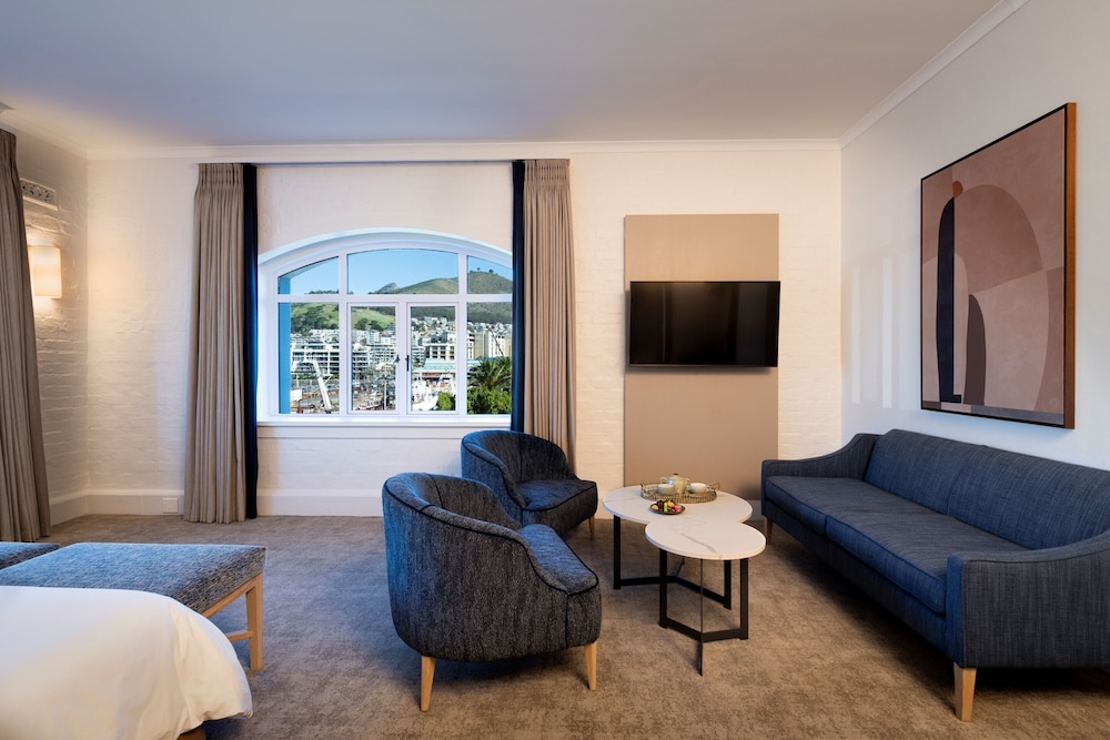 Victoria and Alfred Hotel by NEWMARK — Hotel rooms in Cape Town, Western Cape