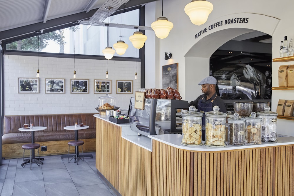 Victoria and Alfred Hotel by NEWMARK — Restaurant & bars in Cape Town, Western Cape