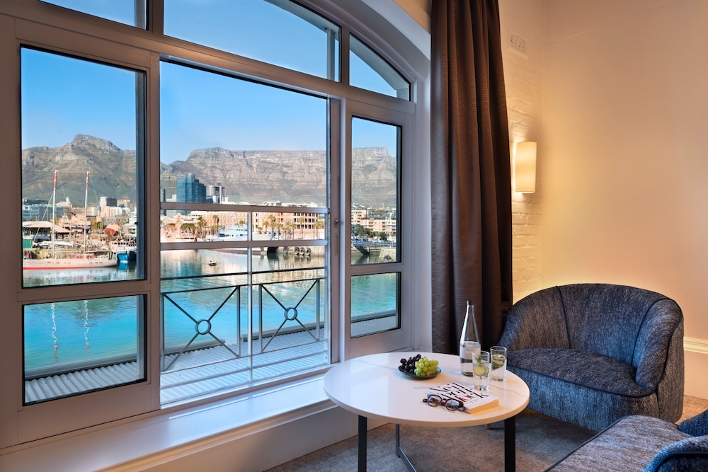Victoria and Alfred Hotel by NEWMARK — Hotel rooms in Cape Town, Western Cape