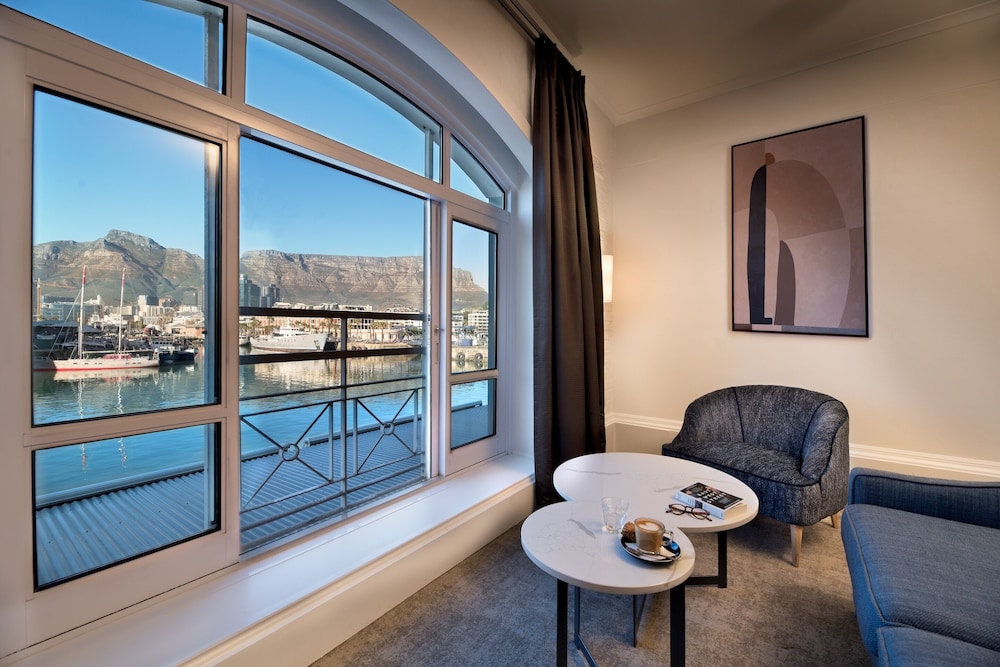 Victoria and Alfred Hotel by NEWMARK — Hotel rooms in Cape Town, Western Cape