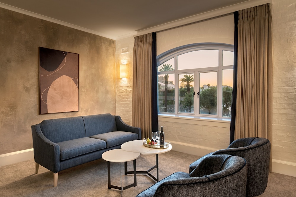 Victoria and Alfred Hotel by NEWMARK — Hotel rooms in Cape Town, Western Cape