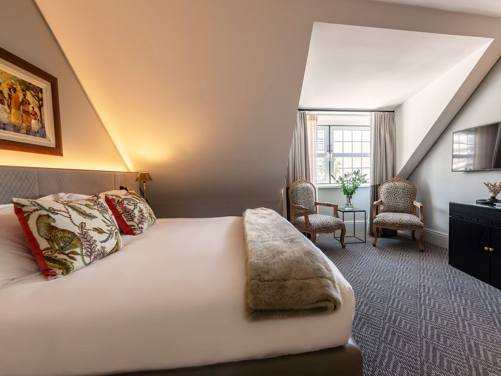 The Winchester Hotel by NEWMARK — Hotel rooms in Cape Town, Western Cape
